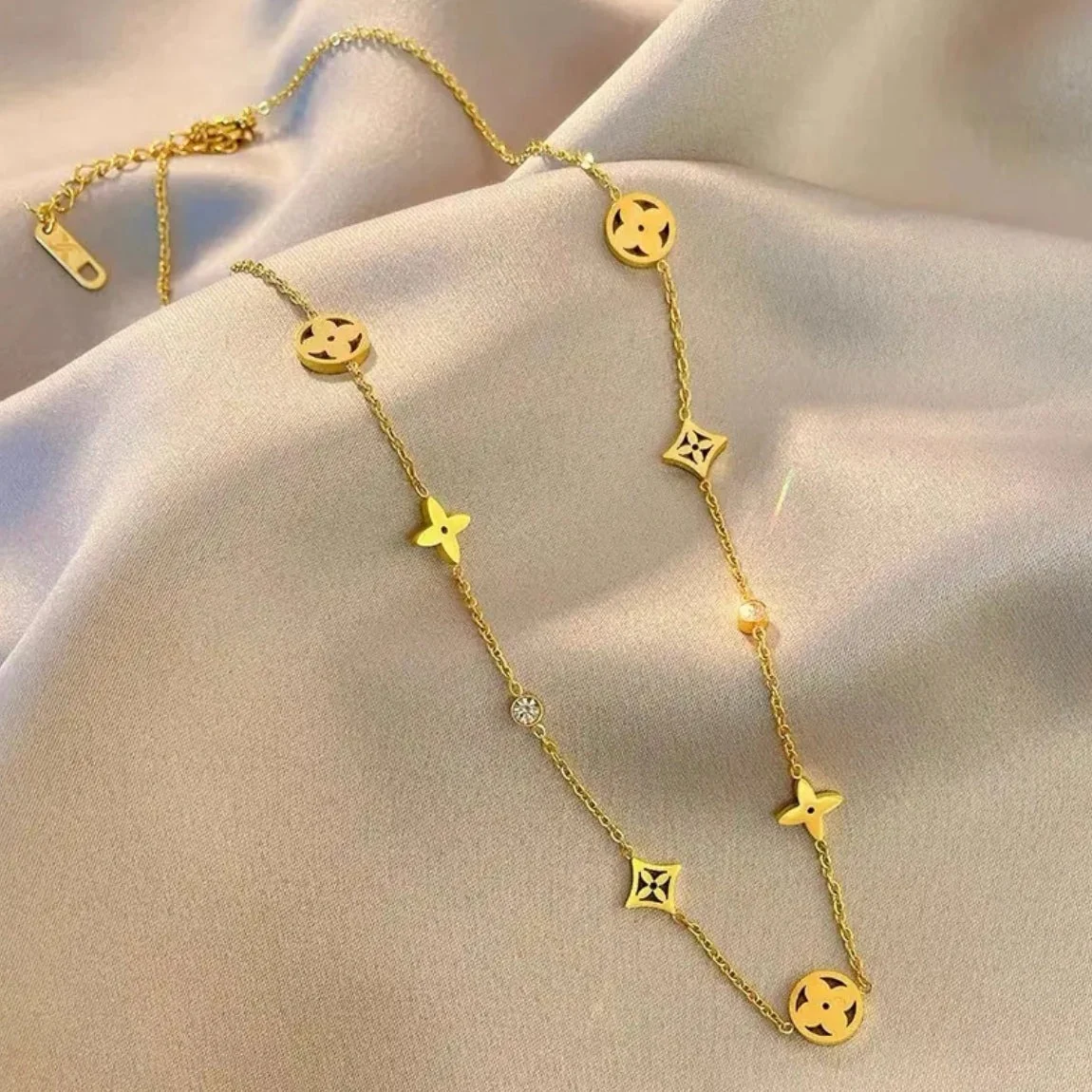 Clover Inspired Droplet Necklace